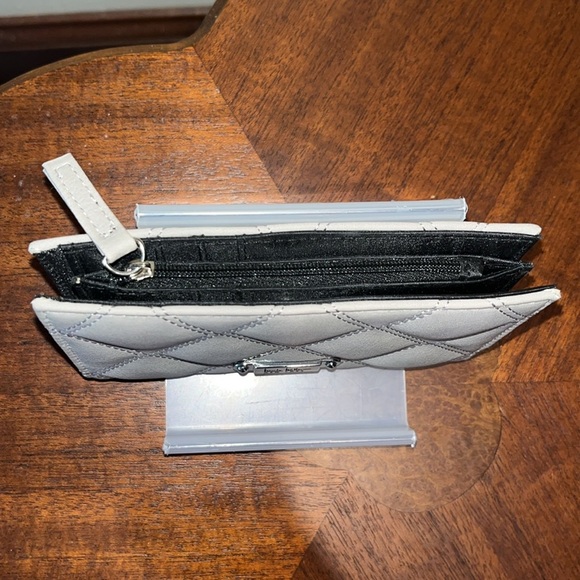 Nicole Miller Wallet 6 x 4 double snap 3 compartments  card& ID holder grey NWOT - Picture 4 of 10